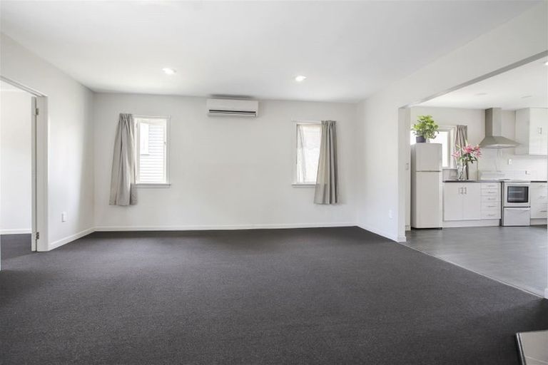 Photo of property in 7 Kamara Road, Glen Eden, Auckland, 0602