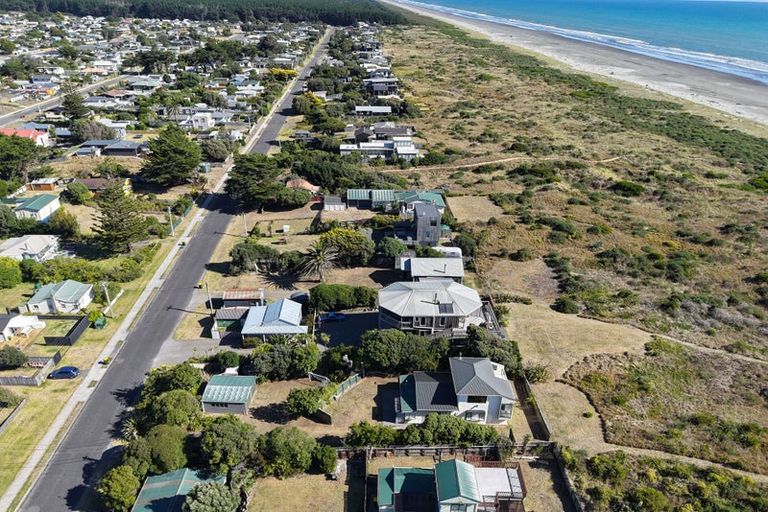Photo of property in 105 Rua Avenue, Waitarere Beach, Levin, 5510