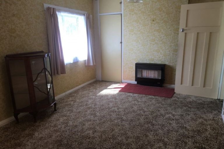 Photo of property in 96 Domett Street, Waitara, 4320