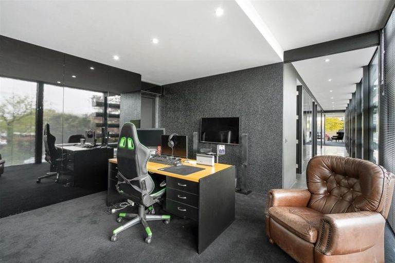 Photo of property in 116 Aikmans Road, Merivale, Christchurch, 8014