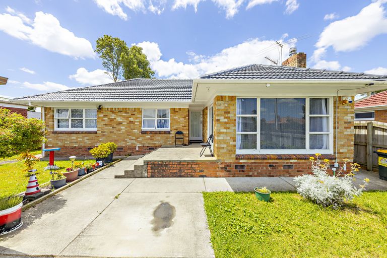 Photo of property in 12 Cameron Street, Papakura, 2110