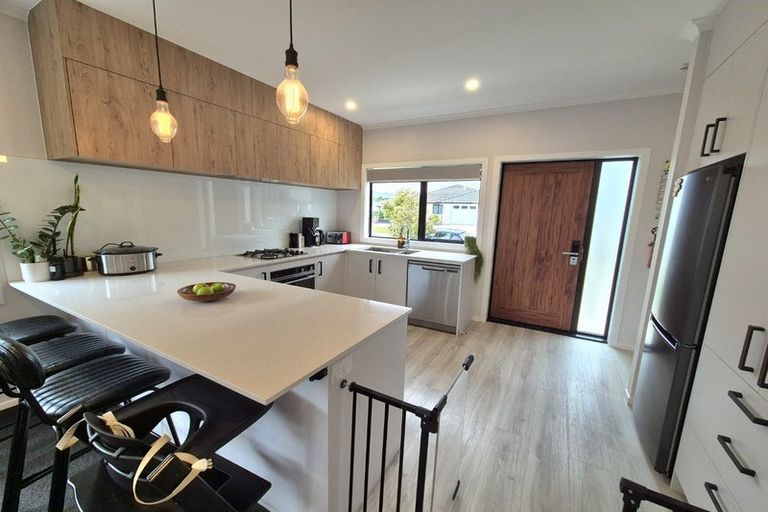 Photo of property in 60 Mawai Hakona Drive, Wallaceville, Upper Hutt, 5018