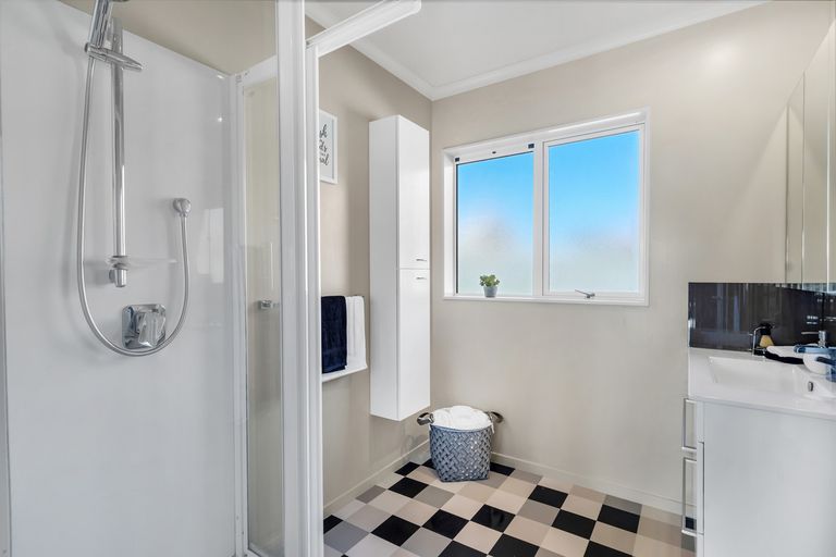 Photo of property in Holdsworth Villas, 54/2 William Donald Drive, Solway, Masterton, 5810