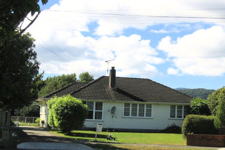Photo of property in 16 Hector Grove, Trentham, Upper Hutt, 5018