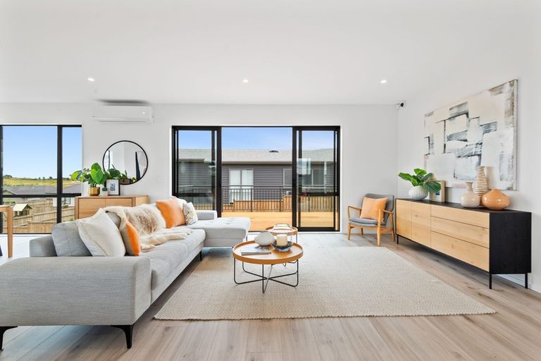 Photo of property in 2 Cadwil Drive, Beachlands, Auckland, 2018