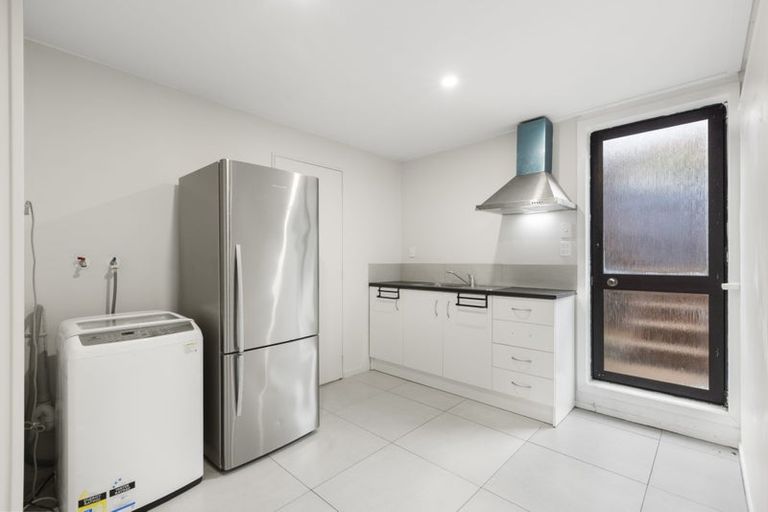 Photo of property in 2/34 Sycamore Drive, Sunnynook, Auckland, 0620