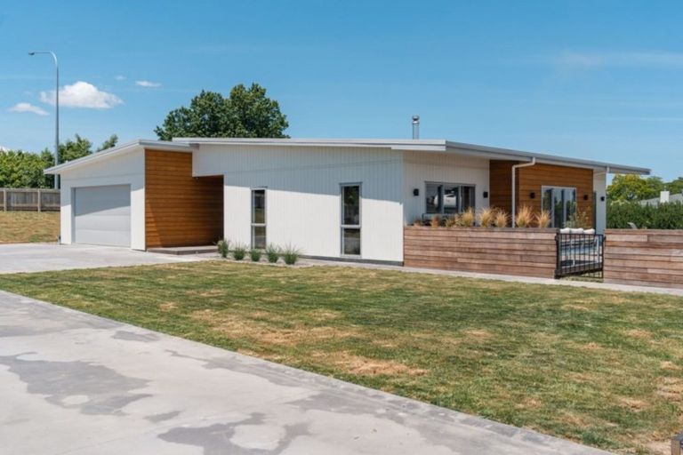 Photo of property in 15 Mcdonald Way, Lansdowne, Masterton, 5810