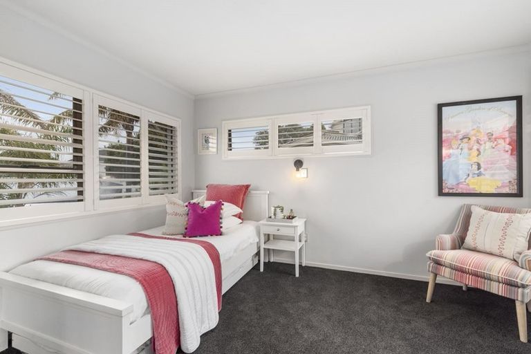 Photo of property in 2/13 Muritai Road, Milford, Auckland, 0620