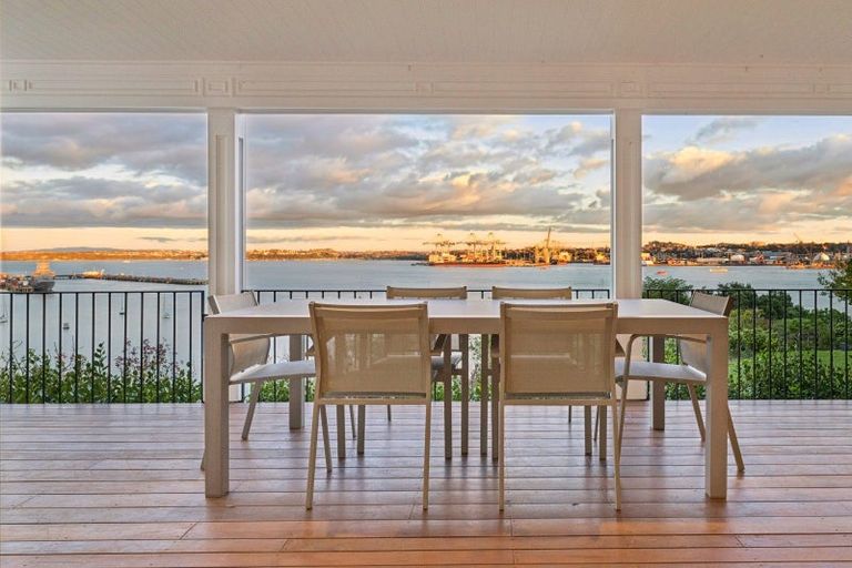 Photo of property in 31a Stanley Point Road, Stanley Point, Auckland, 0624