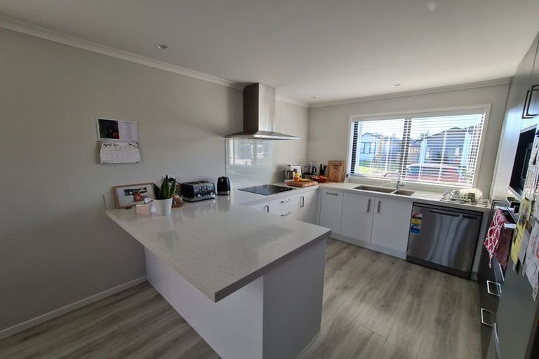 Photo of property in 23 Furlong Road, Papamoa, 3118