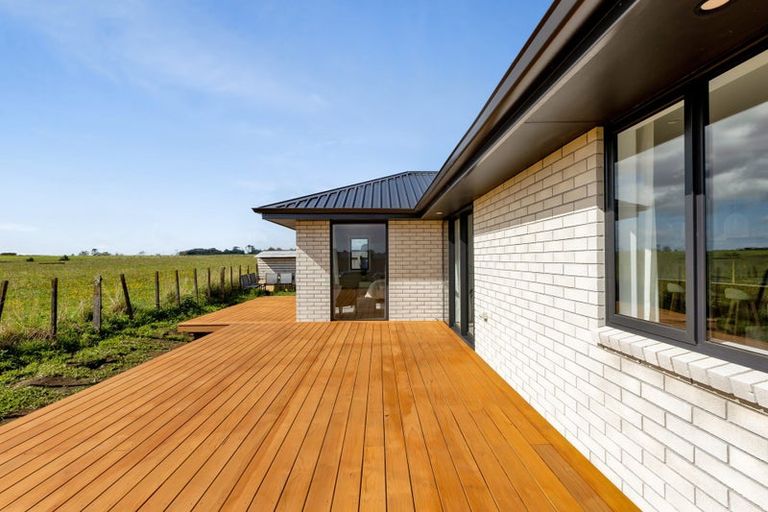 Photo of property in 62 Aratapu Street, Waitara, 4320