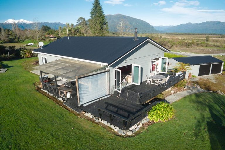 Photo of property in 201 Lake Brunner Road, Moana, 7875