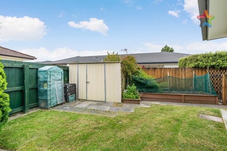 Photo of property in 32 Woodland Mews, Wainuiomata, Lower Hutt, 5014