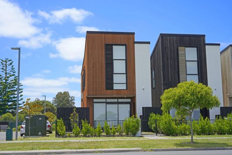 Photo of property in 5 Battalion Drive, Papakura, 2110