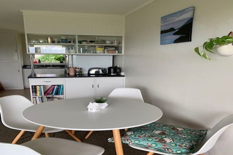 Photo of property in 2/4 Dewsbury Terrace, Castor Bay, Auckland, 0620