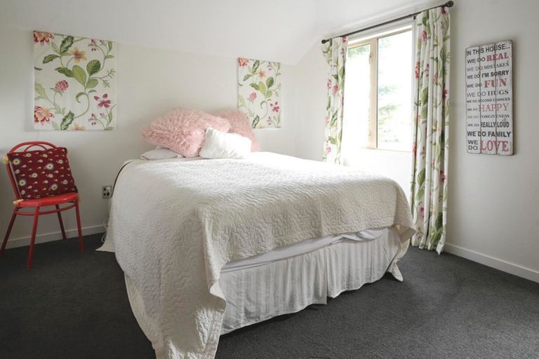 Photo of property in 38 Chateau Drive, Burnside, Christchurch, 8053