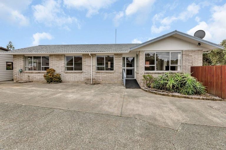 Photo of property in 14 Rakatau Place, Ruakaka, 0116