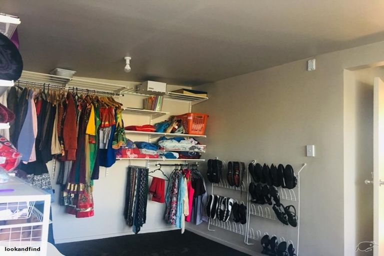 Photo of property in 2/41 Challen Close, Conifer Grove, Takanini, 2112