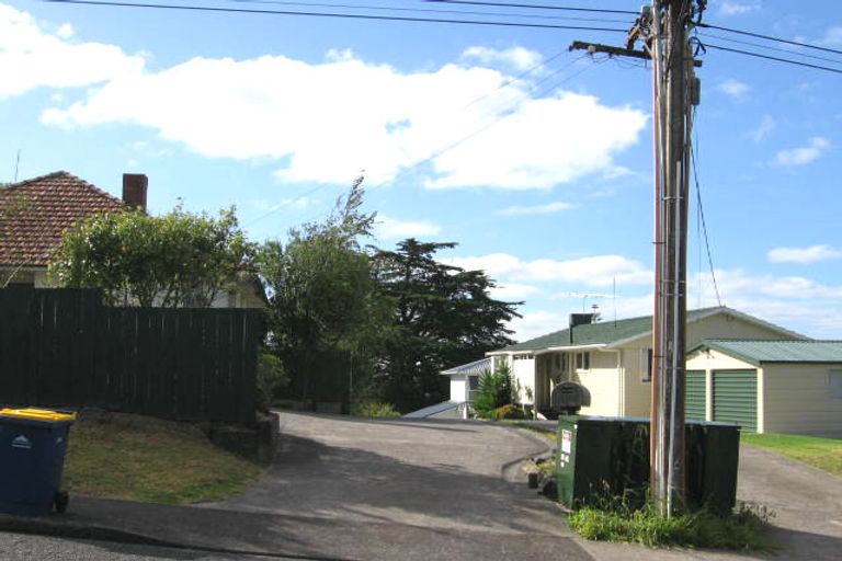 Photo of property in 2/42 Verran Road, Birkdale, Auckland, 0626