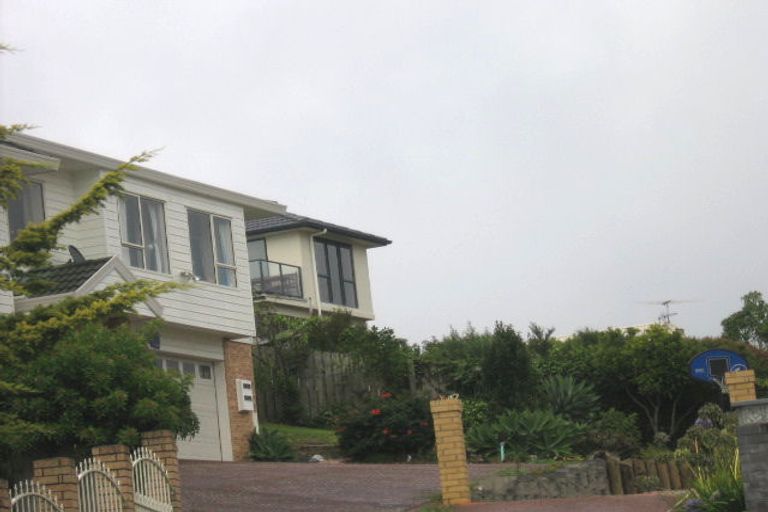 Photo of property in 16 Mcfetridge Place, Hillcrest, Auckland, 0627