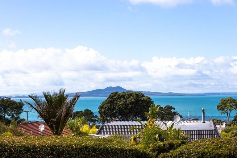 Photo of property in 45 Auld Street, Torbay, Auckland, 0630