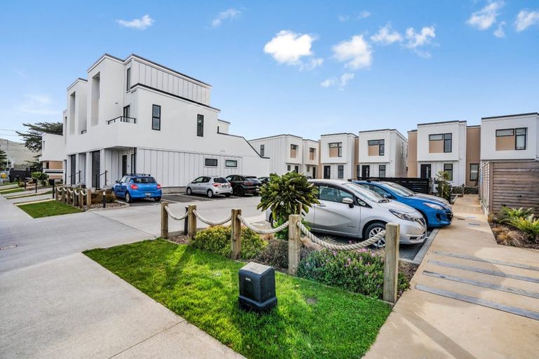 Photo of property in 16/10 Pascoe Avenue, Paremata, Porirua, 5026