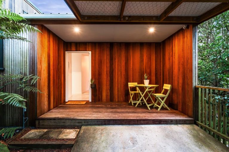 Photo of property in 1/68 Braemar Road, Castor Bay, Auckland, 0620