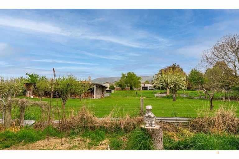 Photo of property in 30 Timaru Road, Waimate, 7924