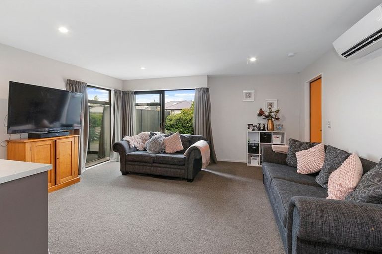 Photo of property in 15b Te Whenu Crescent, Marshland, Christchurch, 8083