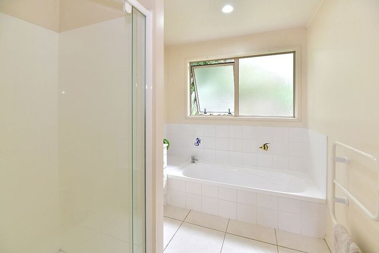 Photo of property in 36 Shadon Place, Stanmore Bay, Whangaparaoa, 0932