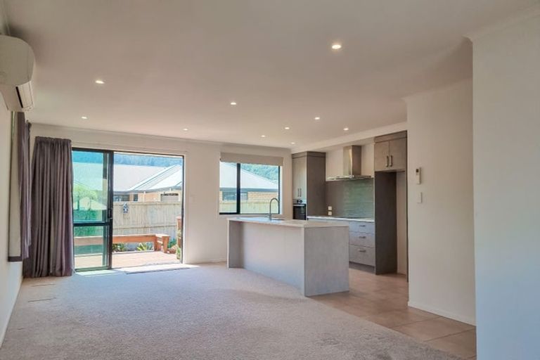 Photo of property in 40 Golden Shore Place, Coromandel, 3506