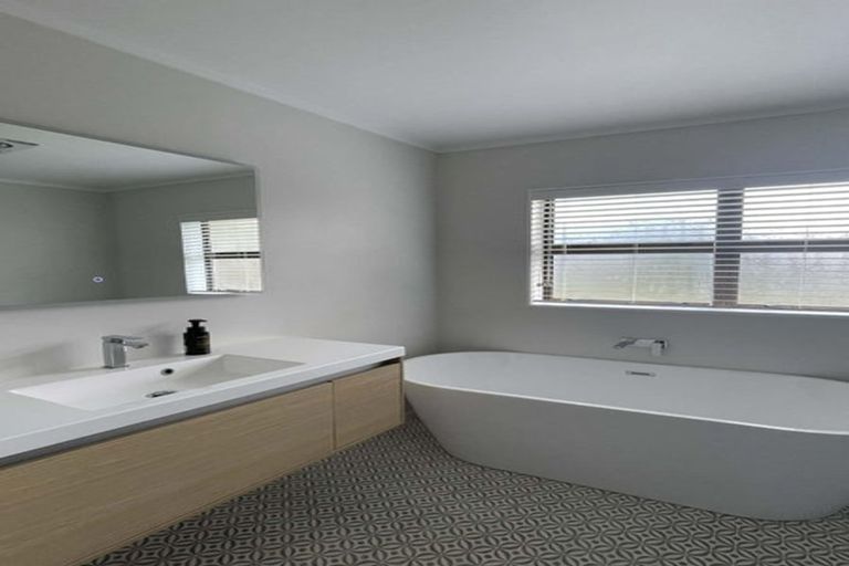 Photo of property in 2/45 Willis Road, Papakura, 2110