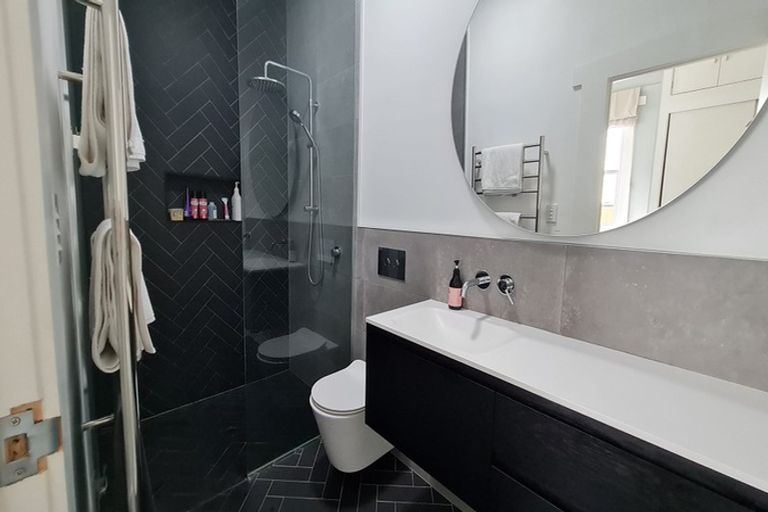 Photo of property in 16 Rossgrove Terrace, Mount Albert, Auckland, 1025