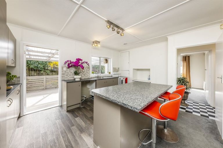 Photo of property in 24 Birdwood Road, Pukekohe, 2120