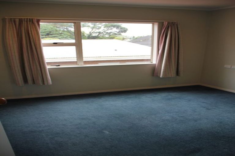 Photo of property in 106a Moorefield Road, Johnsonville, Wellington, 6037