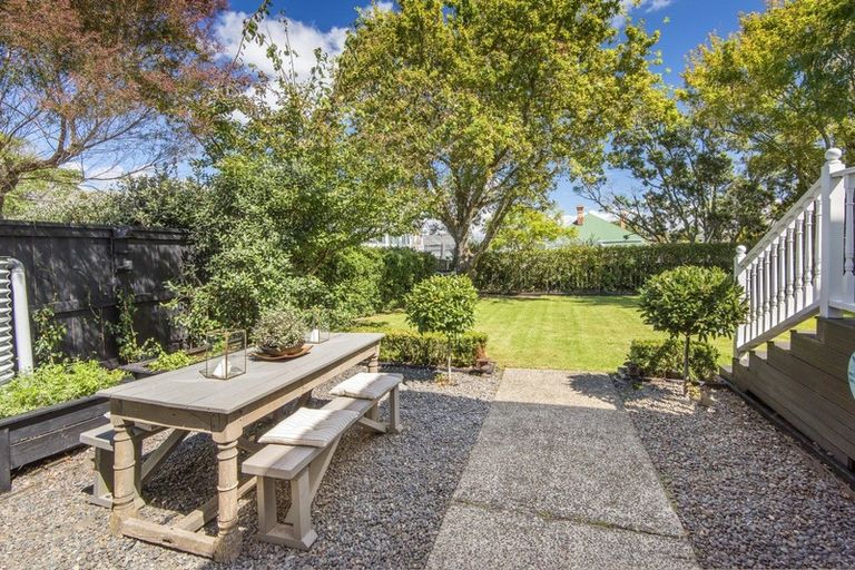 Photo of property in 7 Summer Street, Stanley Point, Auckland, 0624