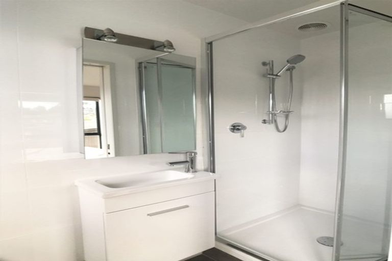 Photo of property in 1 Kanona Way, Albany Heights, Auckland, 0632