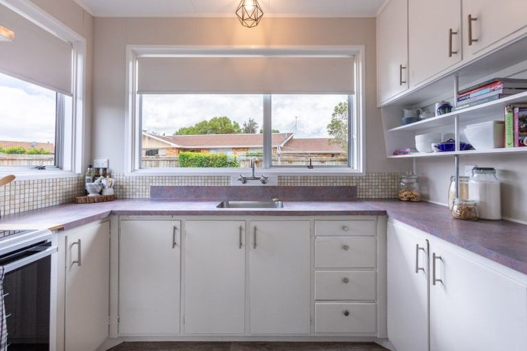 Photo of property in 20 Ruahine Street, Dannevirke, 4930