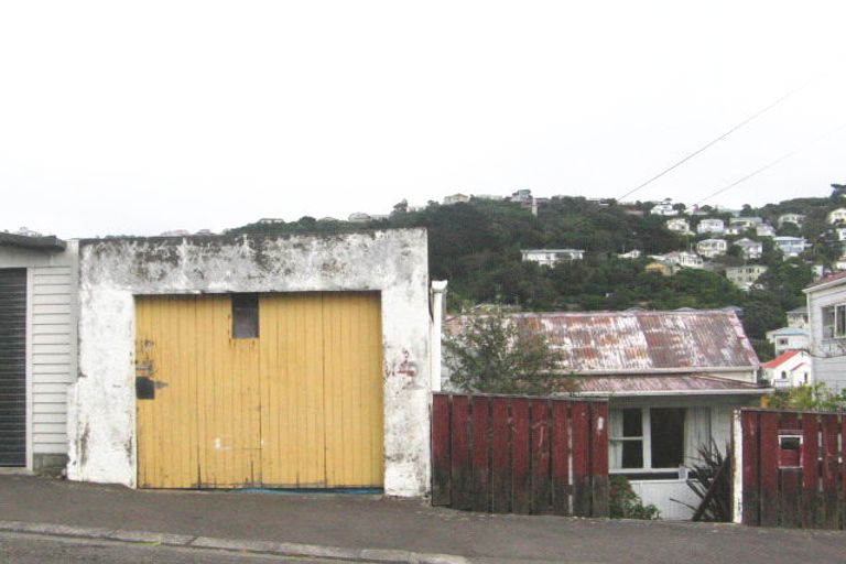 Photo of property in 12 Harrison Street, Brooklyn, Wellington, 6021