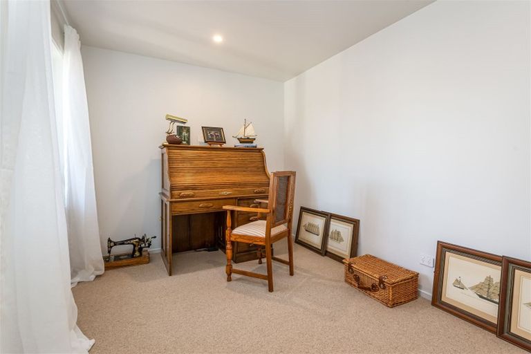 Photo of property in 9 Angus Place, Rangiora, 7400