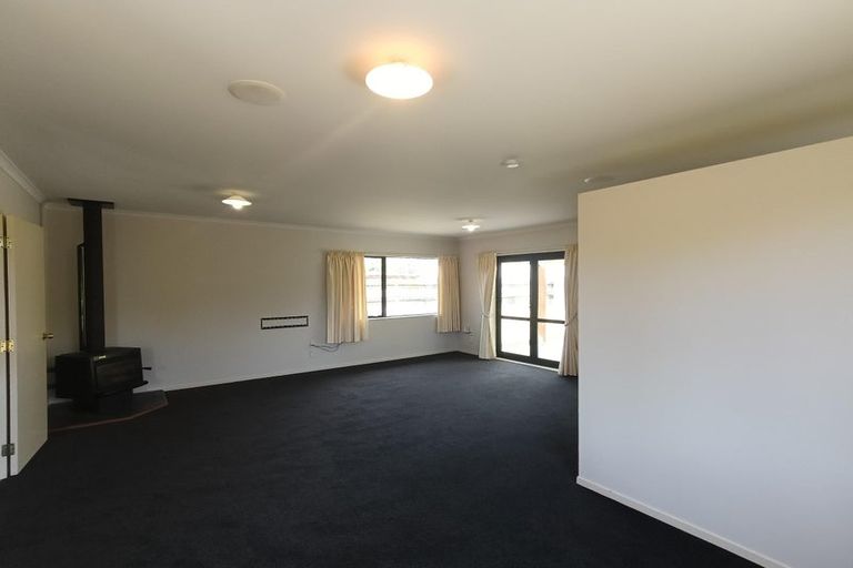 Photo of property in 17 Charles Cross Street, Longburn, Palmerston North, 4412
