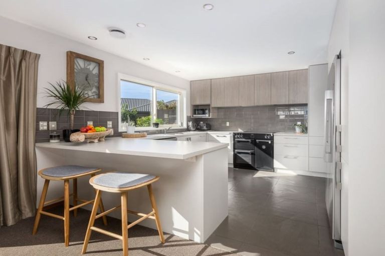 Photo of property in 4 Hemingford Place, Halswell, Christchurch, 8025