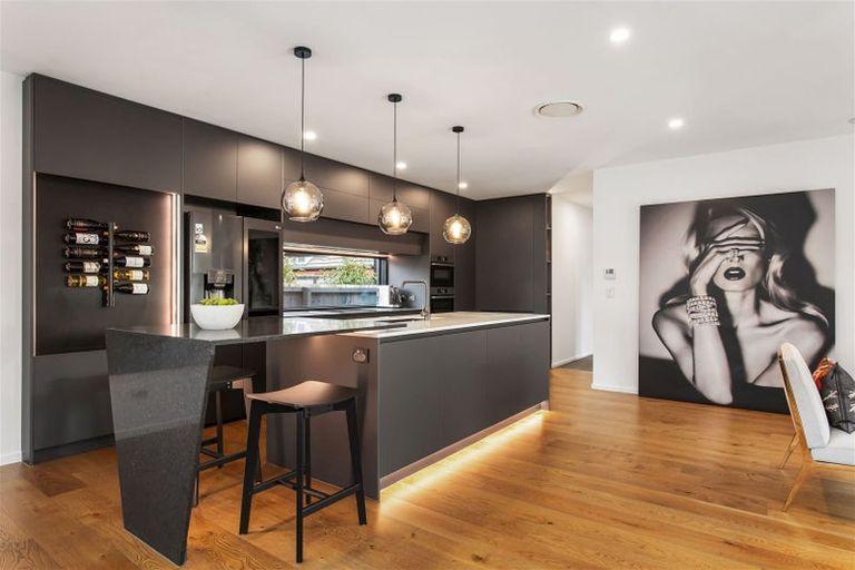 Photo of property in 70 Idris Road, Fendalton, Christchurch, 8052