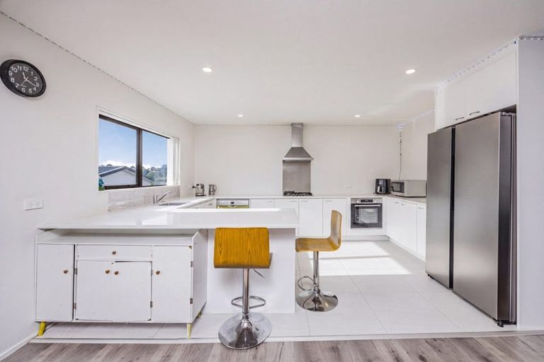 Photo of property in 22a Lincoln Park Avenue, Massey, Auckland, 0614