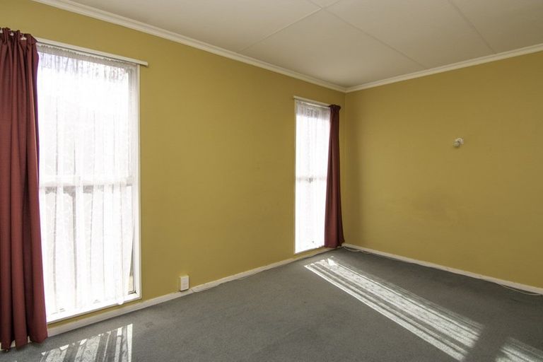 Photo of property in 24 Stillwater Place, Westbrook, Palmerston North, 4412