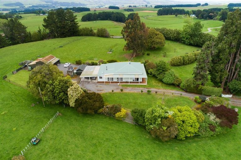 Photo of property in 375 Rangatira Road, Hunterville, 4786