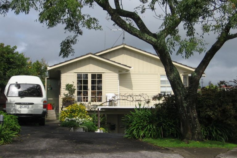 Photo of property in 11 Addis Place, Shelly Park, Auckland, 2014
