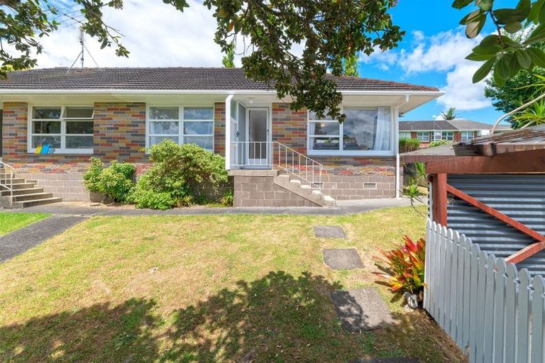Photo of property in 2/11 Lenihan Street, Northcote, Auckland, 0627