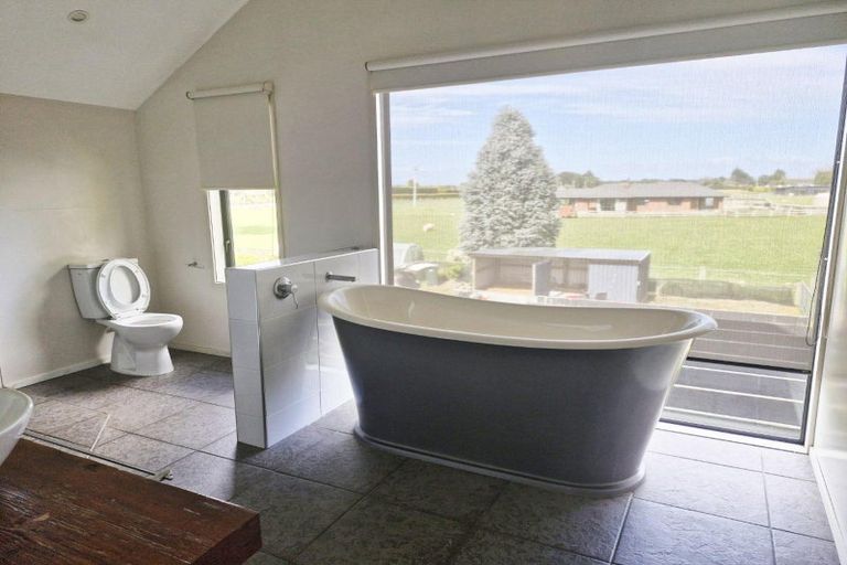 Photo of property in 53 Steel Road, West Plains, Invercargill, 9874