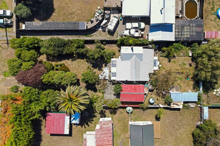 Photo of property in 13 Beach Street, Tangimoana, 4822